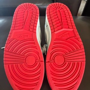 Air Jordan 1 Retro Low Hare Gray Bugs Bunny 553558-021 sneakers, Size 9.5